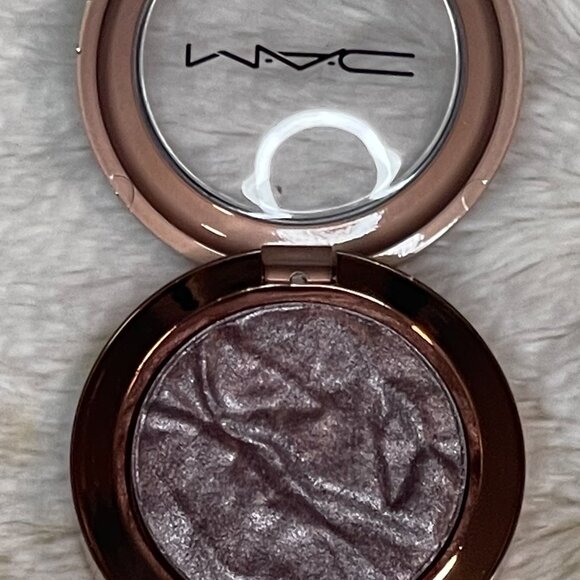 MAC Foiled Shadow in Tide "N" Seek - Brand New in Box - Picture 3 of 3